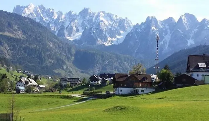 アパート Renate Hubner ゴーザウ